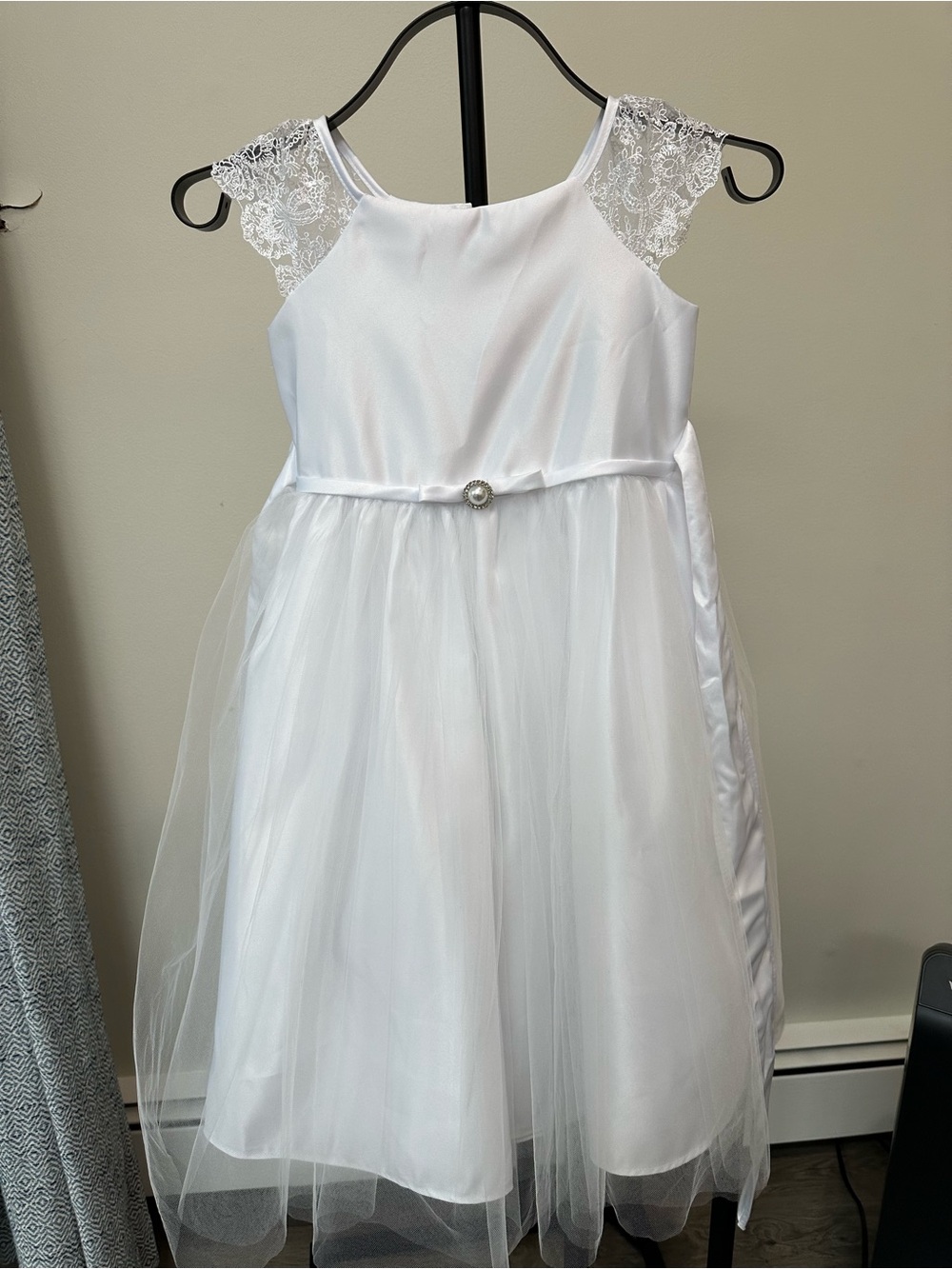 White Lace Cap-Sleeve Flower Girl Dress/communion dress